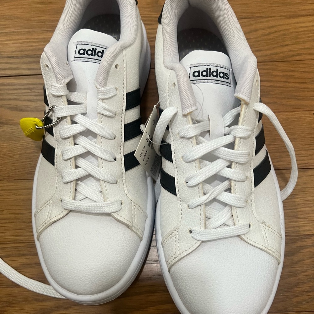 NWT adidas court sneakers